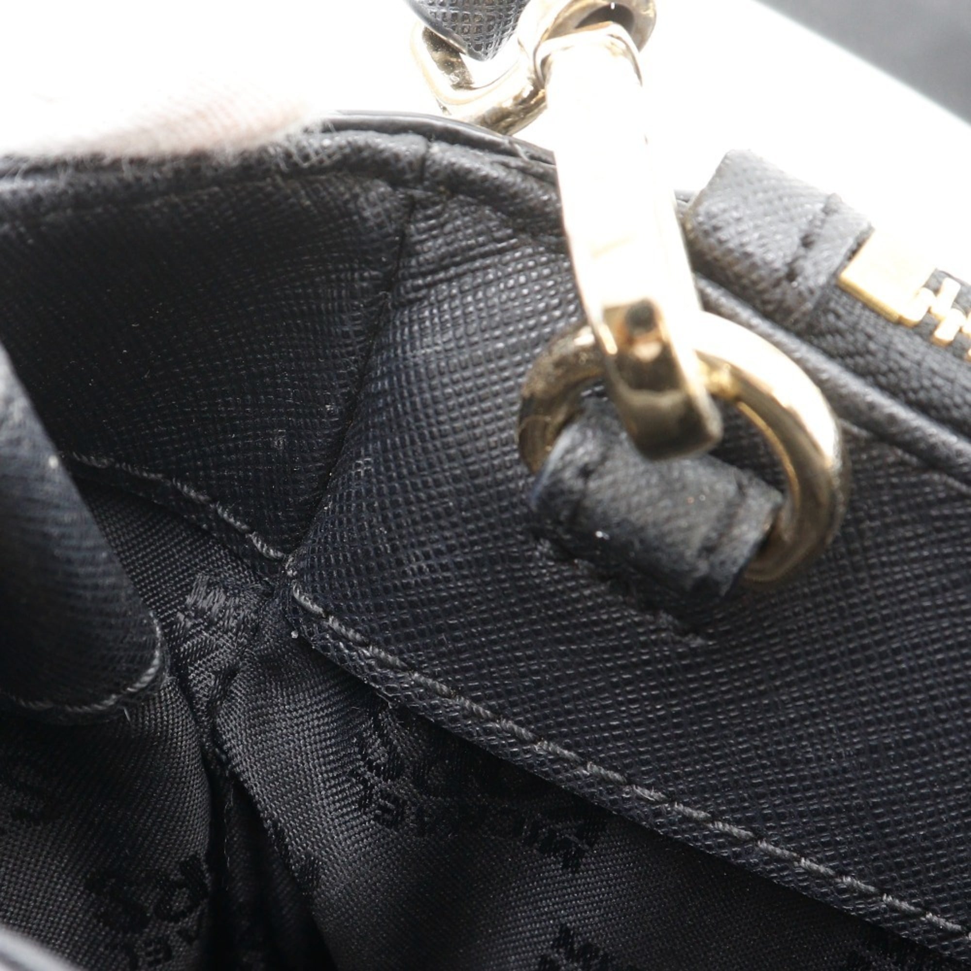 Michael Kors Black Leather Handbag (Pre-Owned)