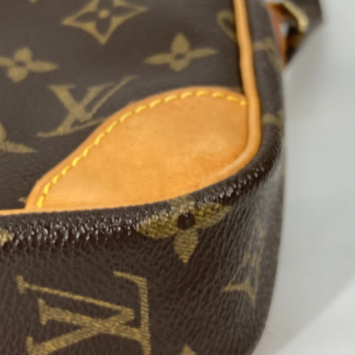 Louis Vuitton Brown Monogram Monogram Pochette Shoulder Bag (Pre-Owned)