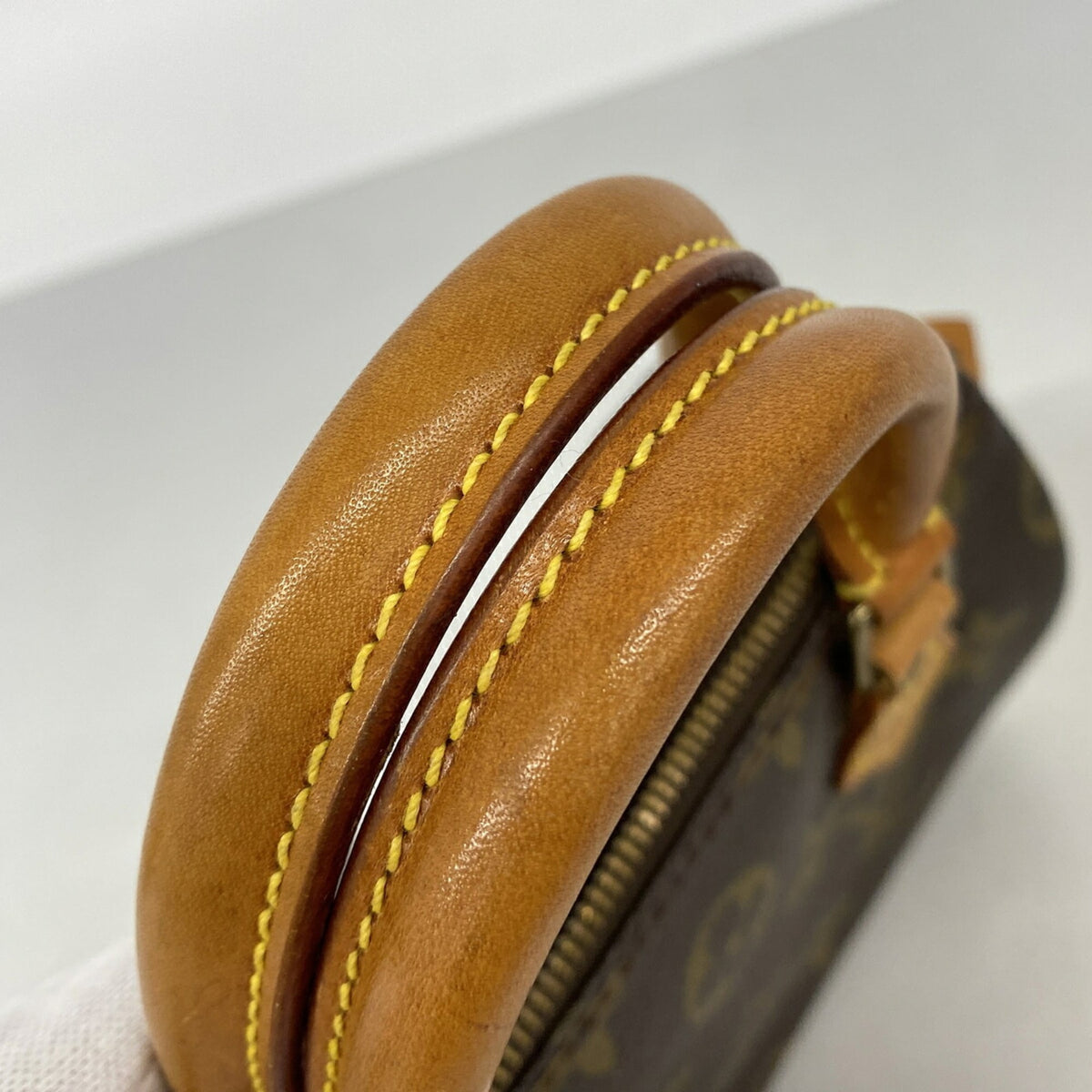 Louis Vuitton Brown Handbag (Pre-Owned)