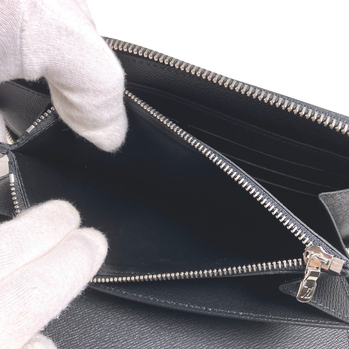 Louis Vuitton Noir Epi Leather Long Wallet (Bi-Fold) (Pre-Owned)