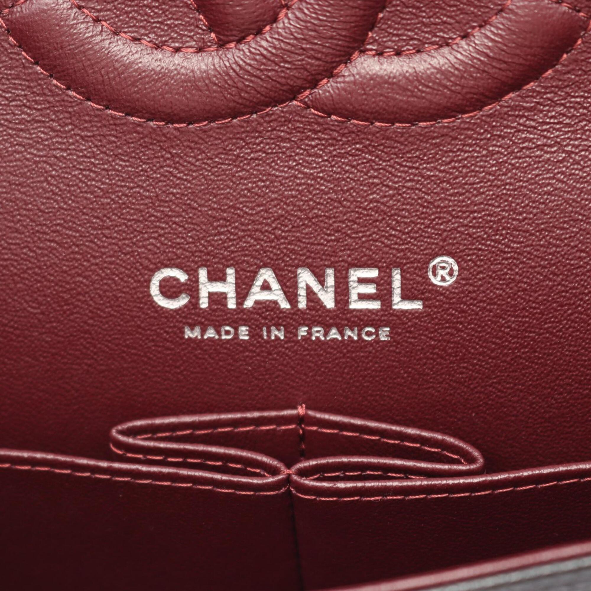 Chanel Black Grained Calfskin Shoulder Bag (Pre-Owned)