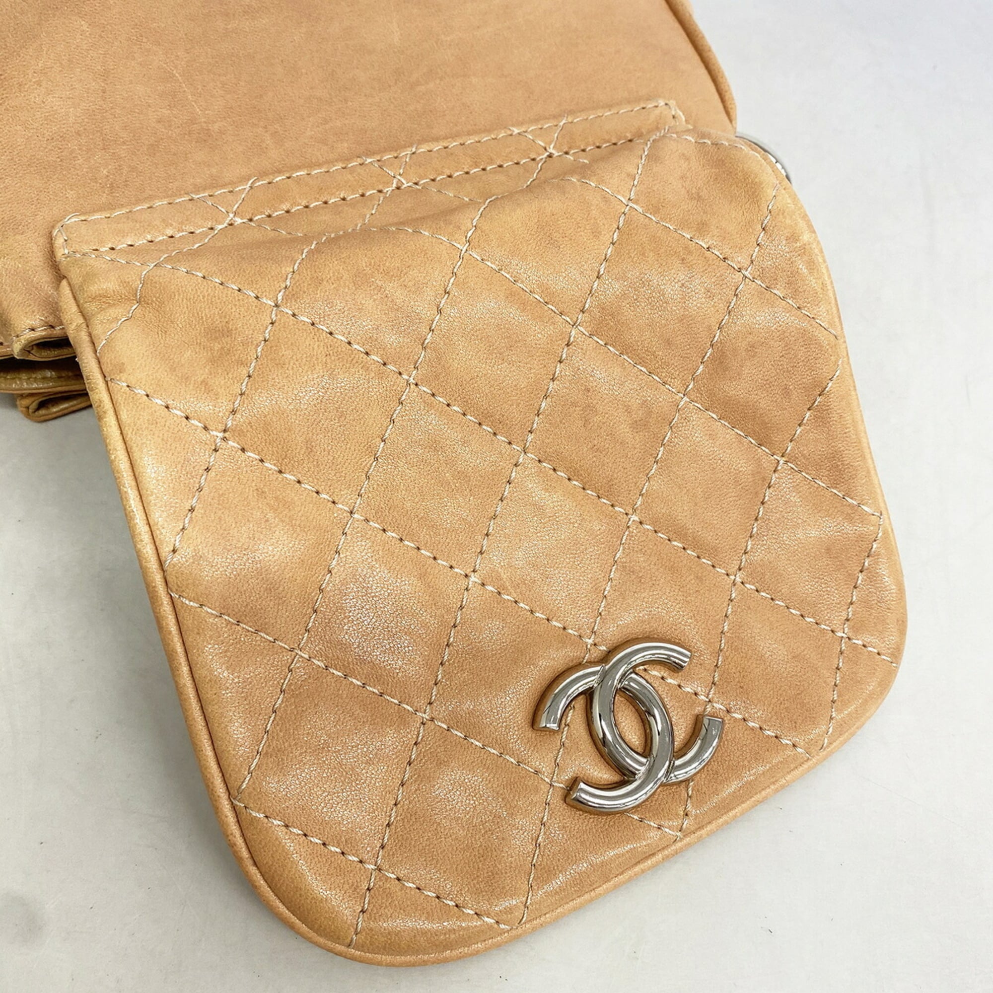 Chanel Light Brown Leather Shoulder Bag (Pre-Owned)