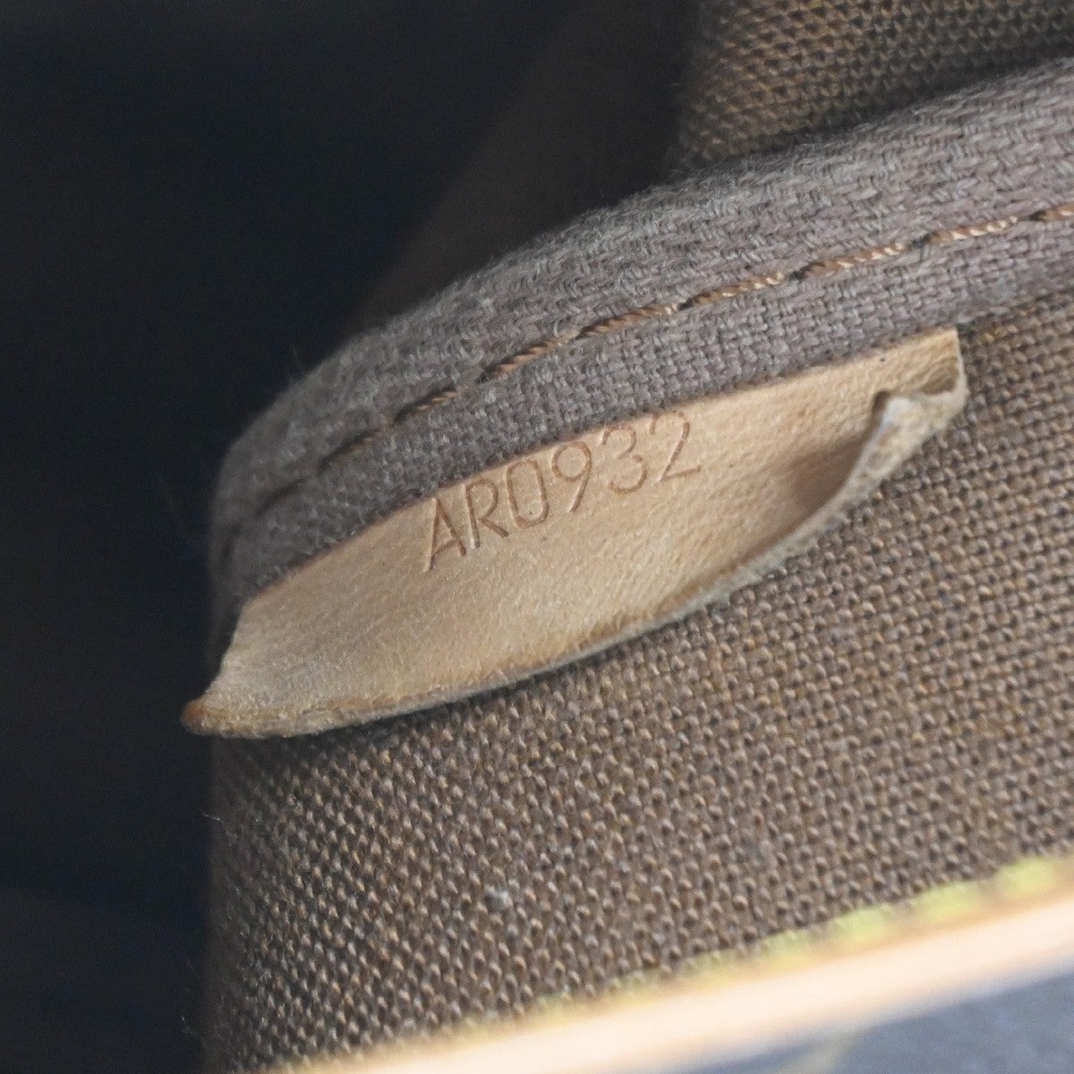 Louis Vuitton Saumur Monogram Canvas Brown Canvas Shoulder Bag Bag (Pre-Owned)