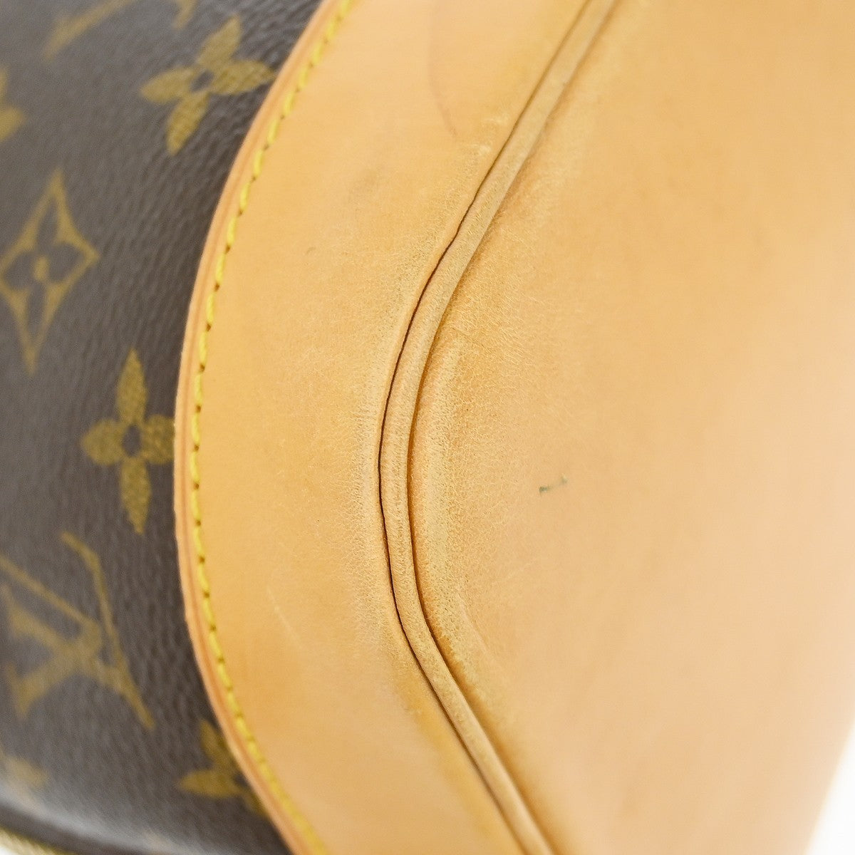 Louis Vuitton Alma Monogram Canvas Brown Canvas Handbag (Pre-Owned)