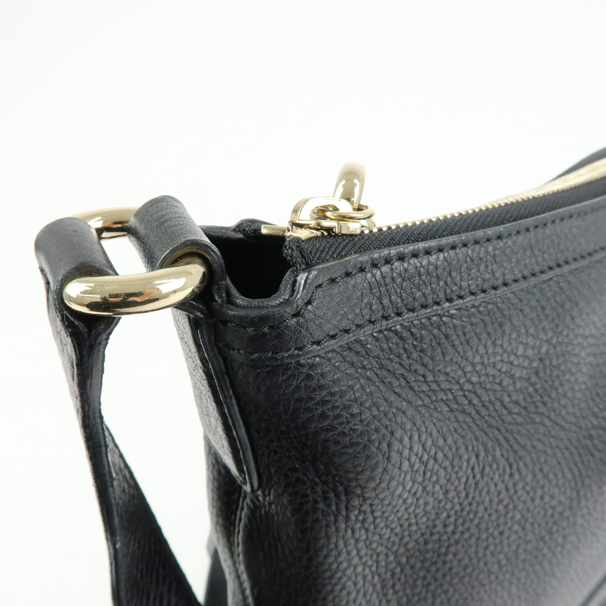Gucci Soho Messenger Leather Black Leather Handbag (Pre-Owned)