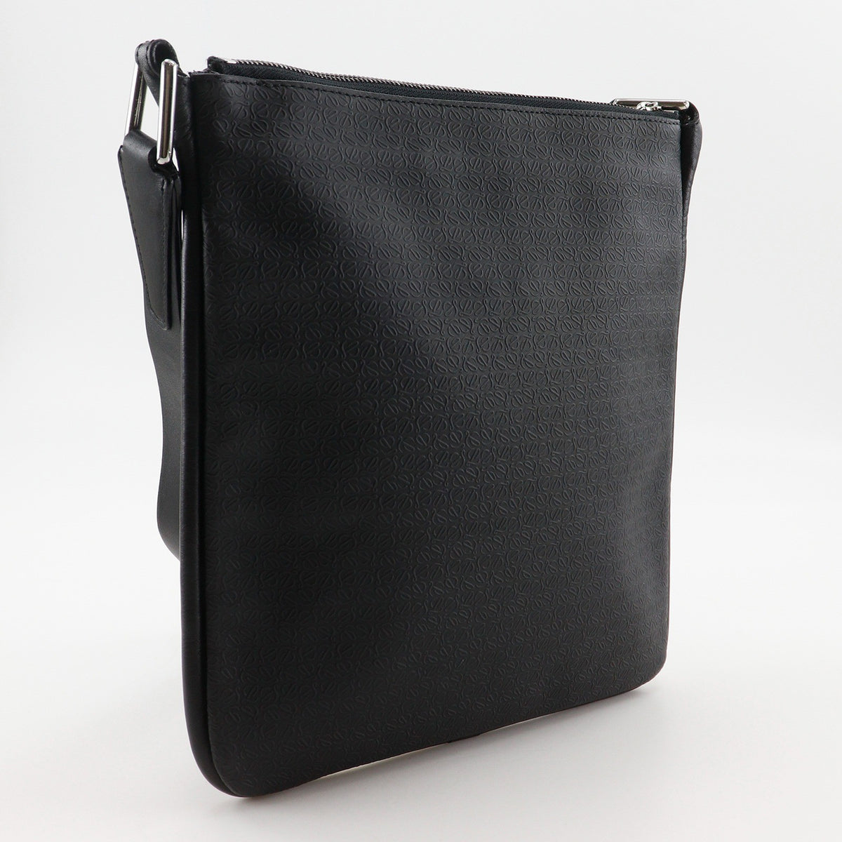 Loewe Repeat Anagram Canvas Black Canvas Shoulder Bag Bag (Pre-Owned)