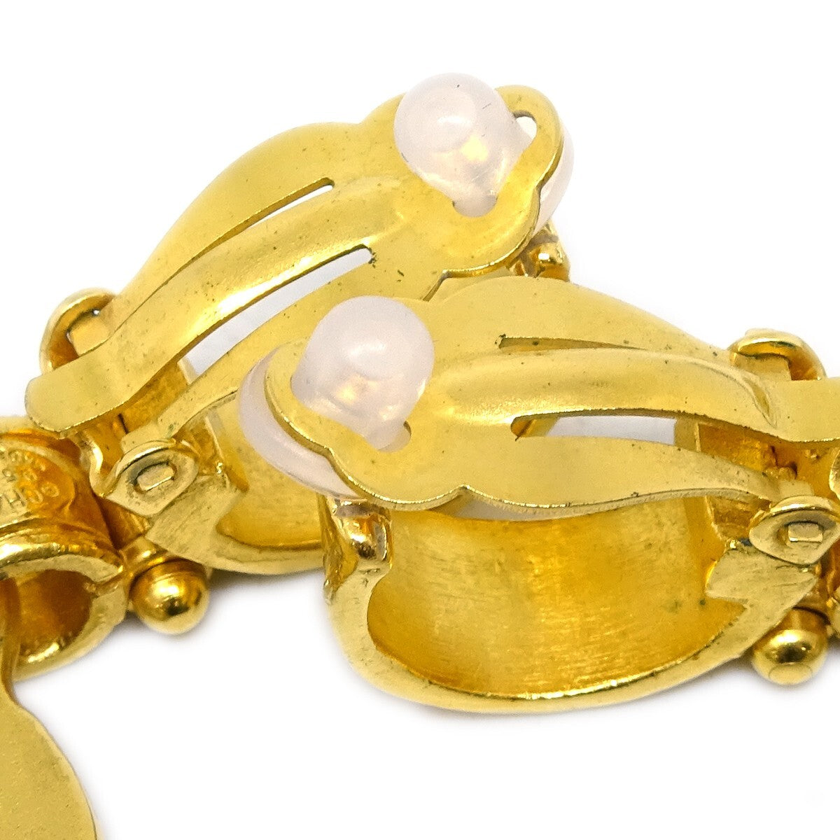 Chanel Vintage Cc Heart Cut Out Drop Clip-On Metal Gold Gold_Plated Earrings Jewelry (Pre-Owned)