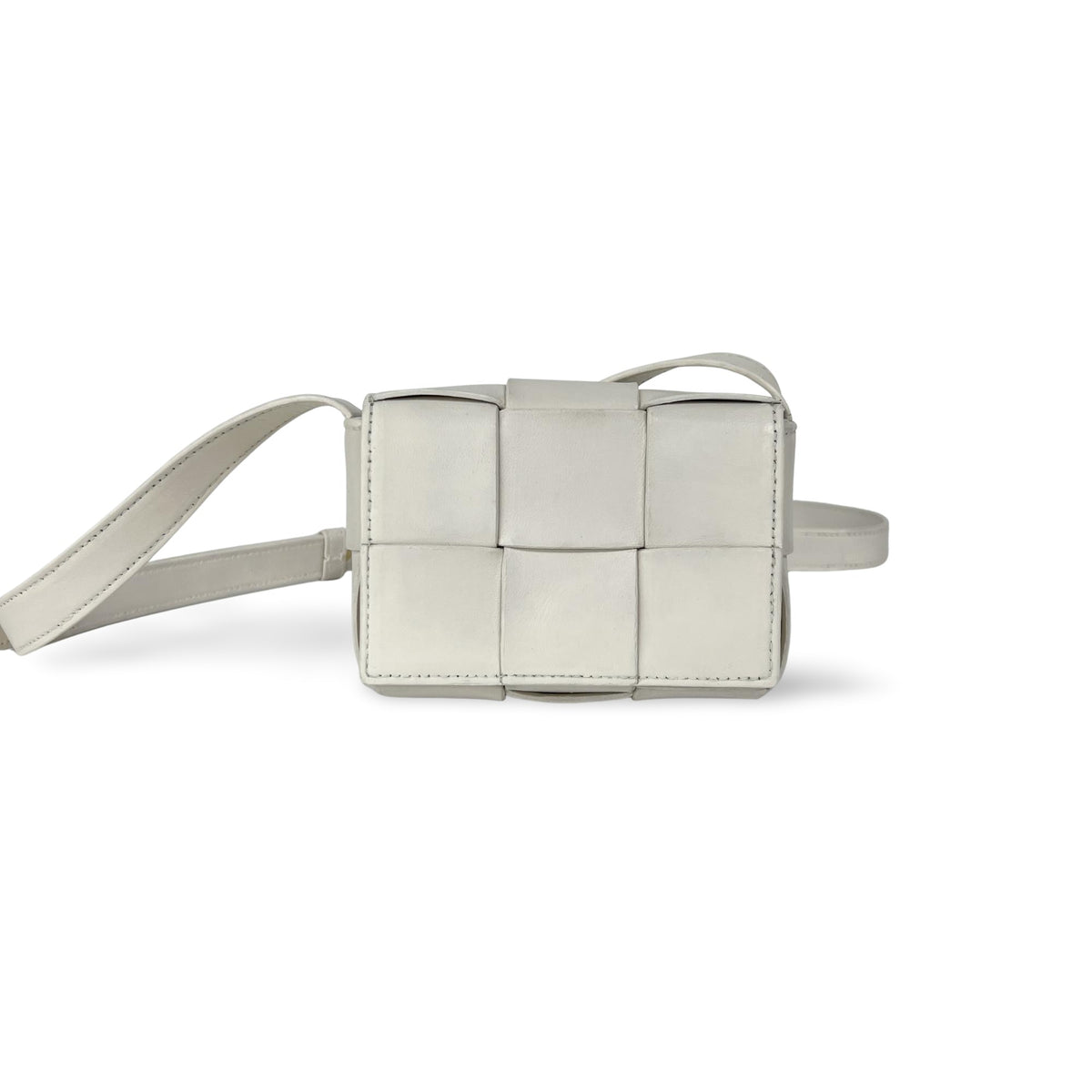 Bottega Veneta Cassette Maxi Intrecciato Leather White Leather Crossbody Bag Bag (Pre-Owned)