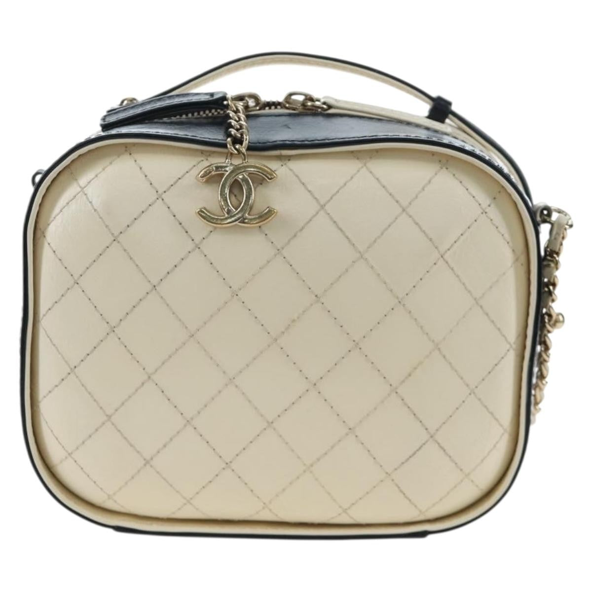 Chanel Vanity Case Quilted Crumpled Calfskin White Leather Handbag (Pre-Owned)