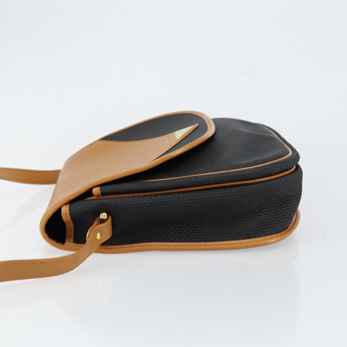 Saint Laurent Vintage Leather Beige Leather Shoulder Bag Bag (Pre-Owned)