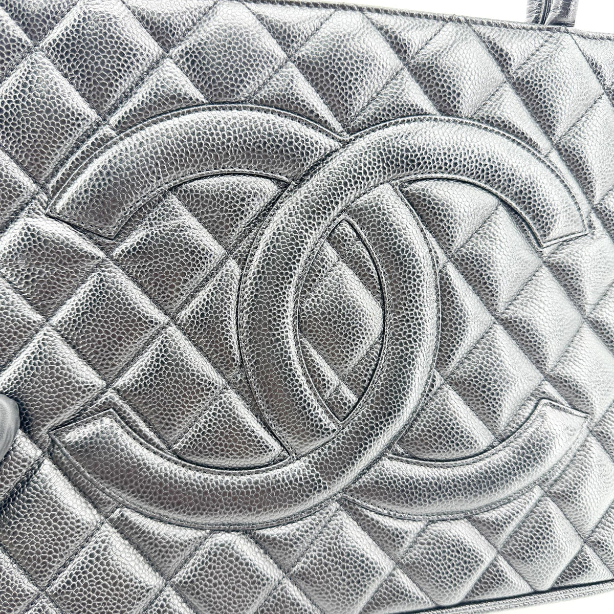 Chanel Medallion Quilted Caviar Black Leather Tote Bag Bag (Pre-Owned)