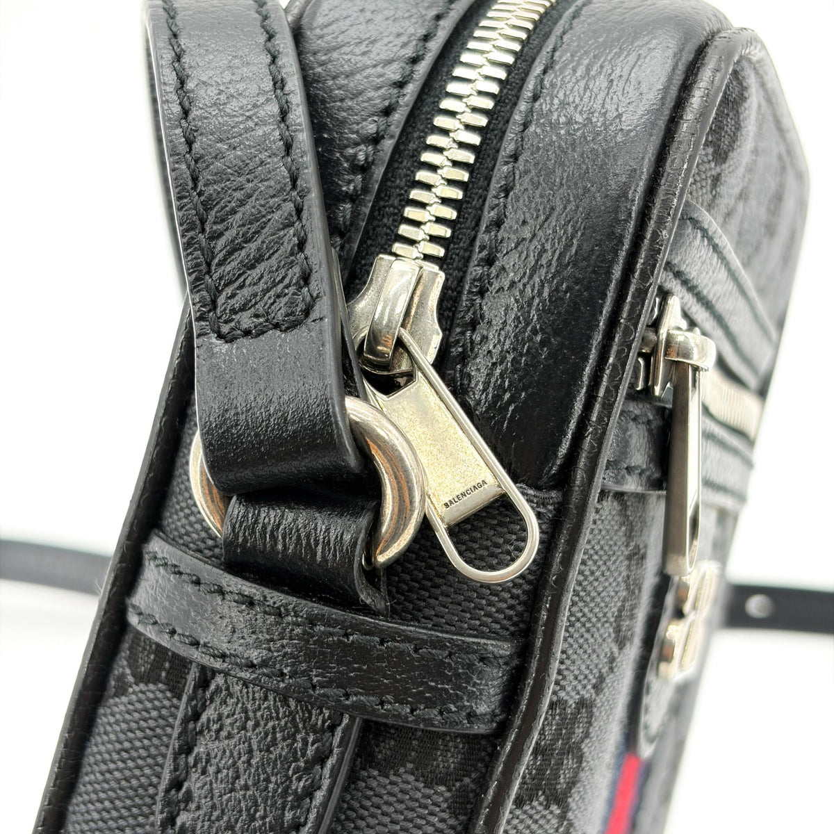 Balenciaga X Gucci The Hacker Project Zip Messenger Bb Canvas Black Canvas Shoulder Bag Bag (Pre-Owned)