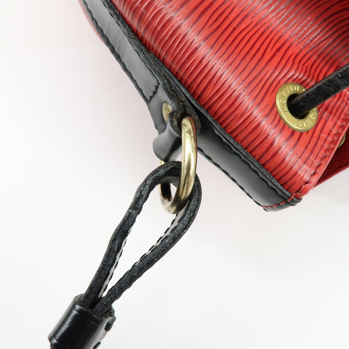 Louis Vuitton Bicolor Petit Noe Epi Leather Red Leather Handbag (Pre-Owned)