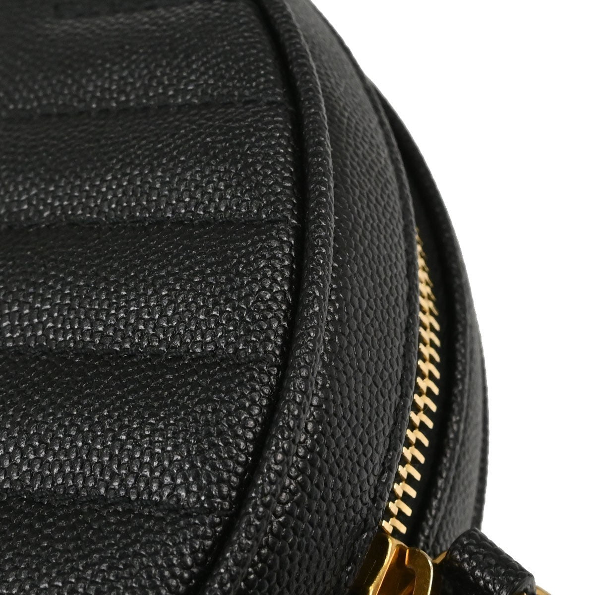 Saint Laurent Vinyle Round Belt Matelasse Chevron Leather Black Leather Clutche & Pouche Bag (Pre-Owned)