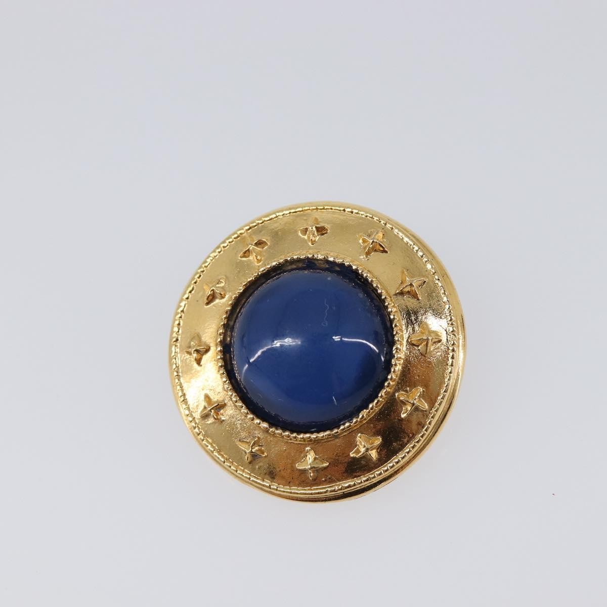 Chanel Vintage Cc Round Clip-On Metal With Gripoix Gold Metal Earrings Jewelry (Pre-Owned)