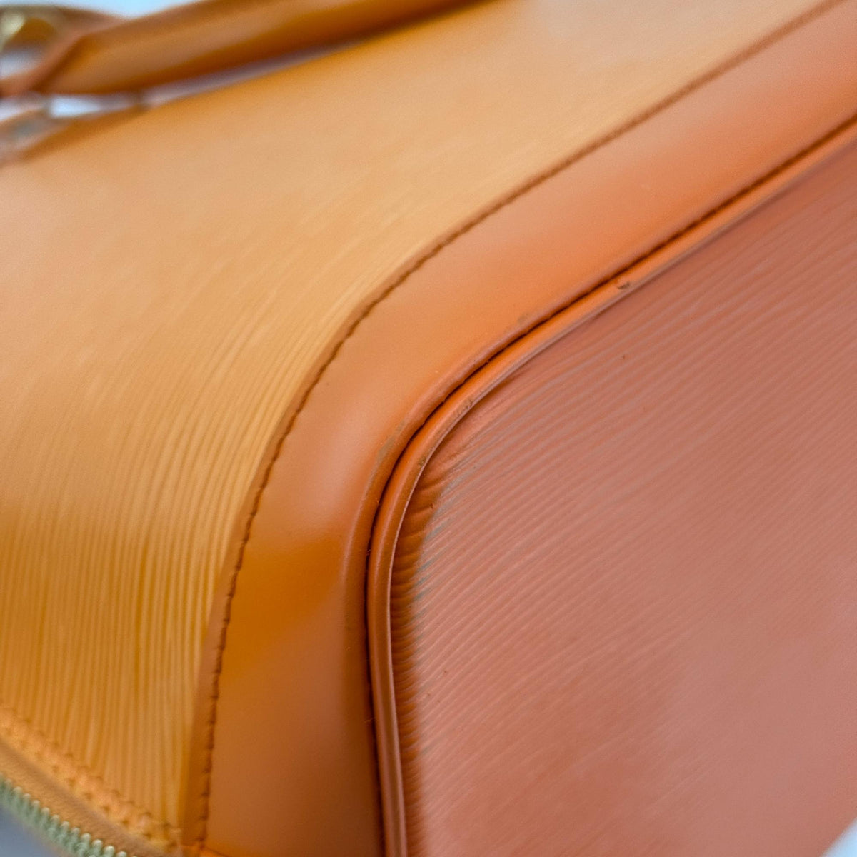 Louis Vuitton Alma Epi Leather Orange Leather Handbag (Pre-Owned)