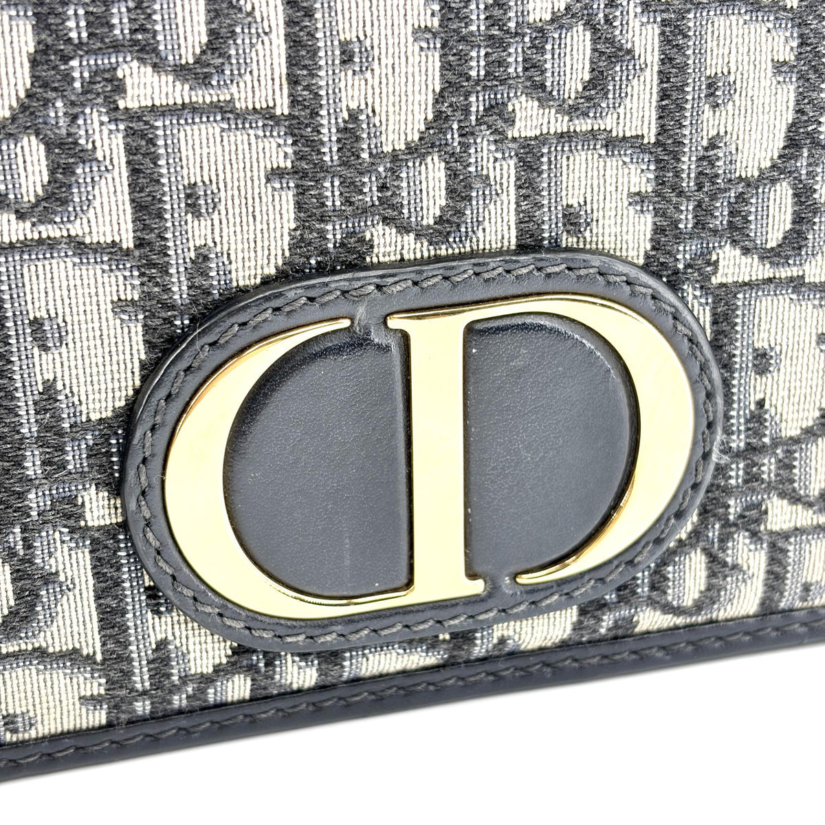 Christian Dior 30 Montaigne 2-In-1 Oblique Canvas Beige Canvas Clutche & Pouche Bag (Pre-Owned)