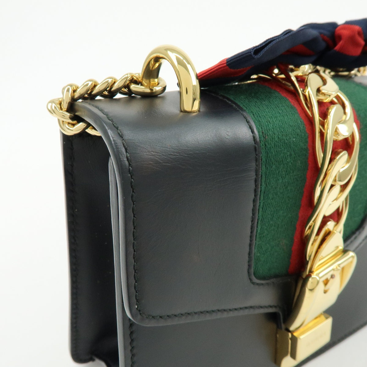 Gucci Sylvie Leather Black Leather Shoulder Bag Bag (Pre-Owned)
