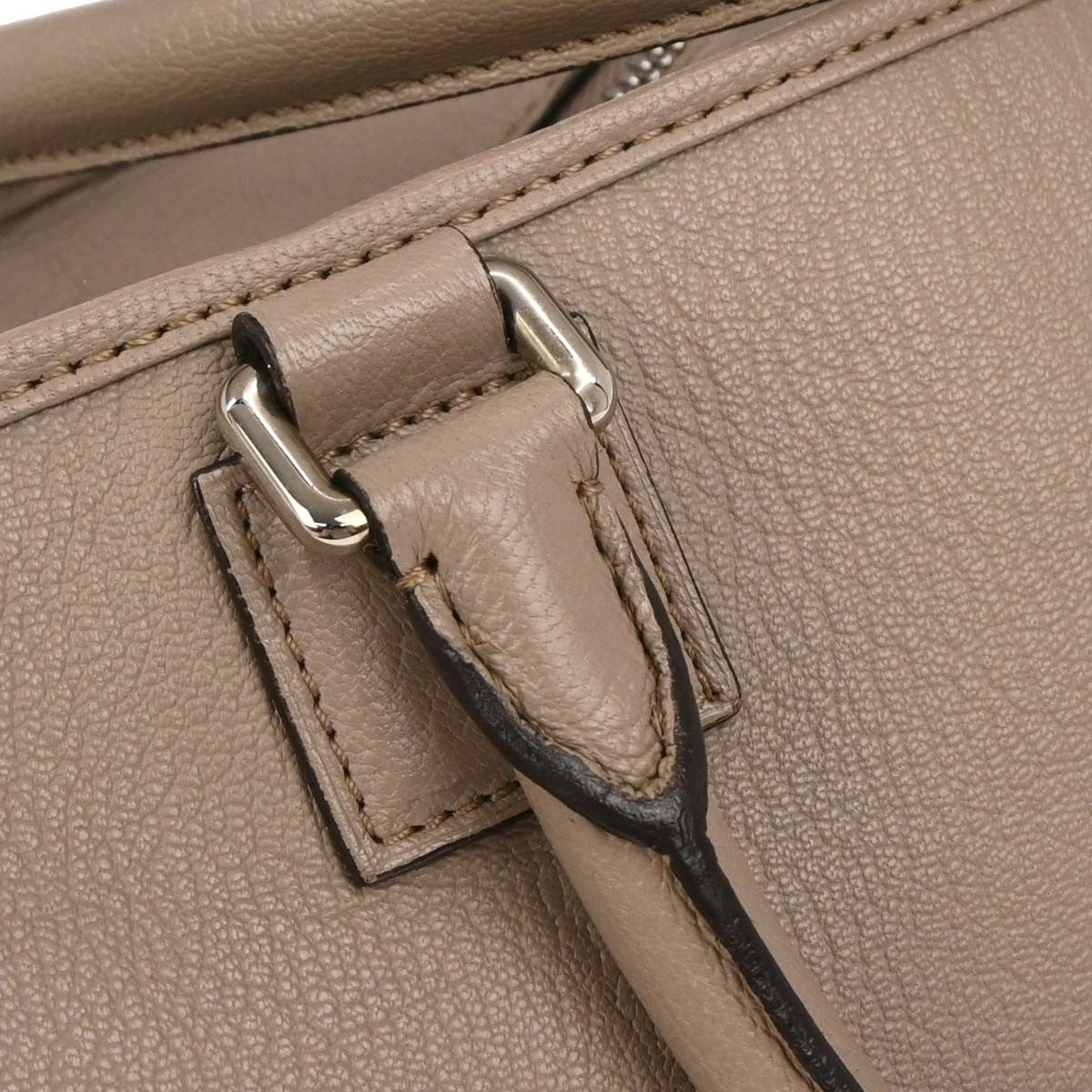 Loewe Amazona Leather Beige Leather Handbag (Pre-Owned)