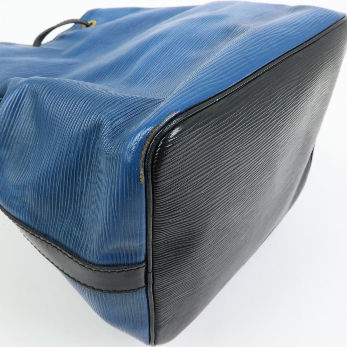 Louis Vuitton Bicolor Petit Noe Epi Leather Blue Leather Handbag (Pre-Owned)