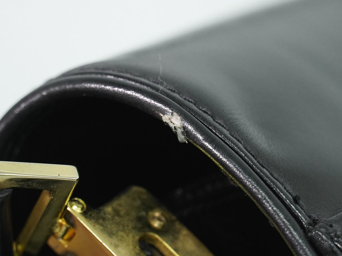 Gucci Shoulder Leather Black Leather Shoulder Bag Bag (Pre-Owned)