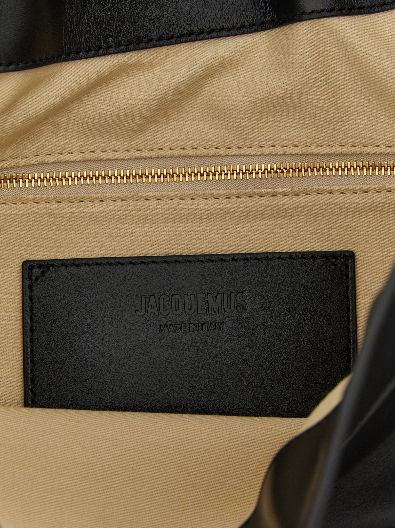Jacquemus Women's Le Sac Ovalo Shoulder Bag