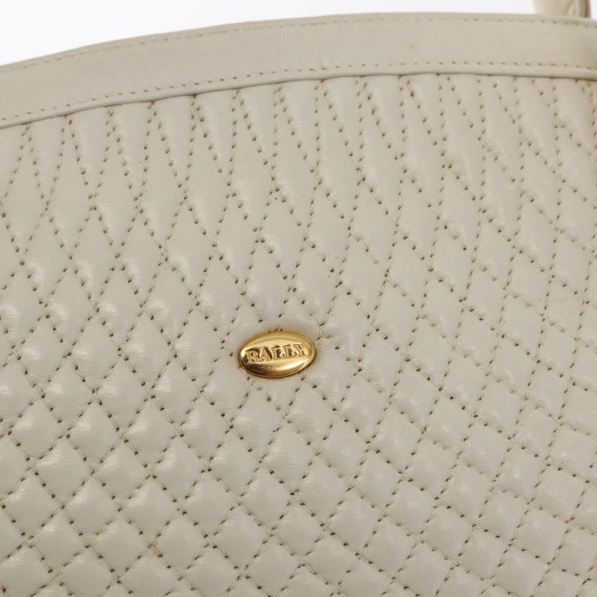 Bally Vintage Quilted Leather White Leather Handbag (Pre-Owned)