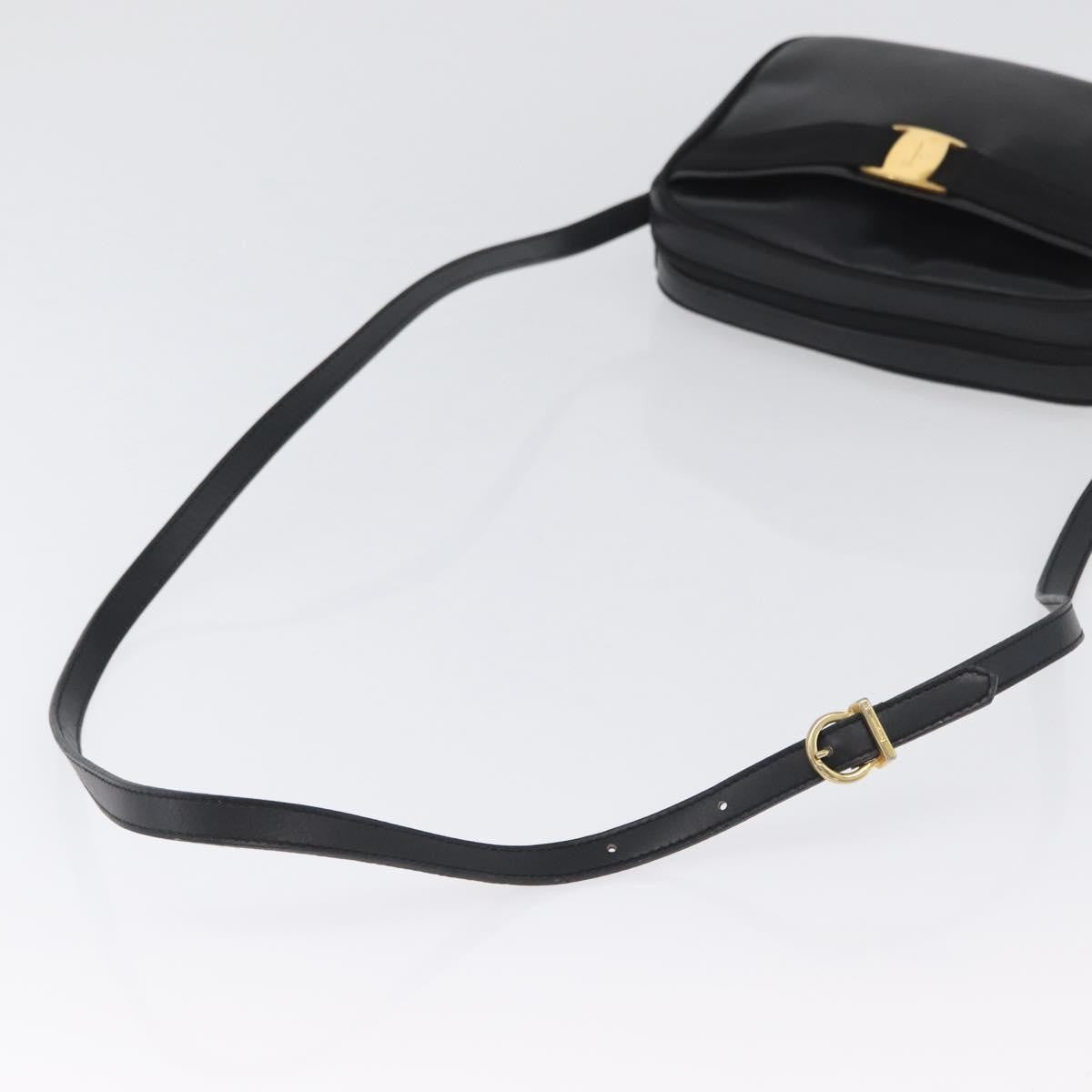 Salvatore Ferragamo Vara Bow Camera Leather Black Leather Shoulder Bag Bag (Pre-Owned)