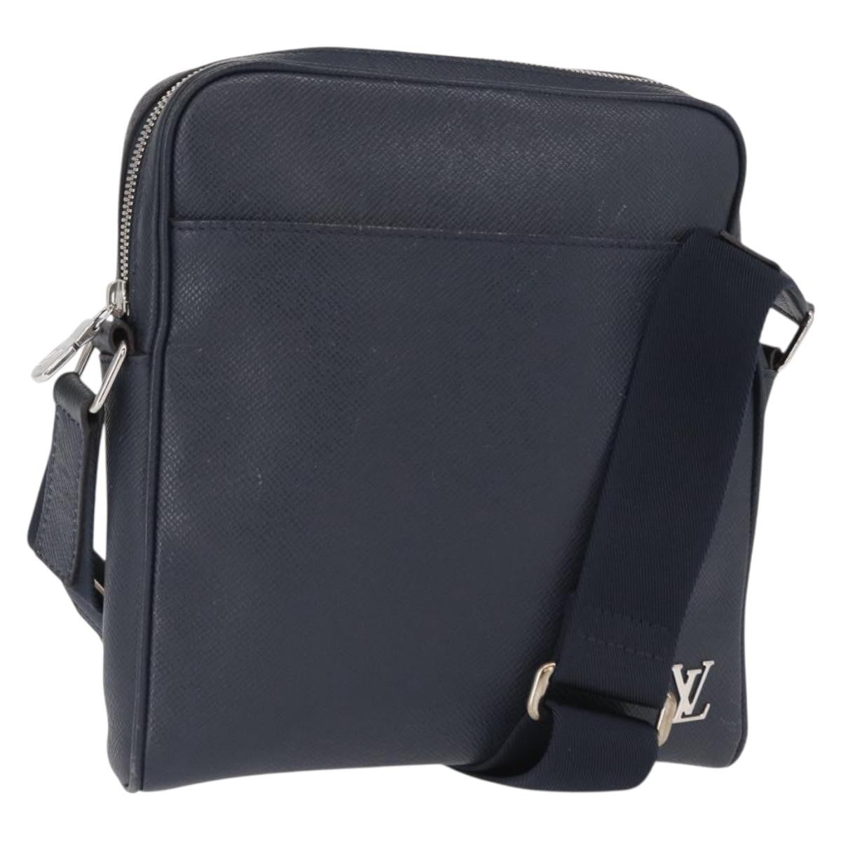 Louis Vuitton Alex Messenger Taiga Leather Navy Leather Shoulder Bag Bag (Pre-Owned)