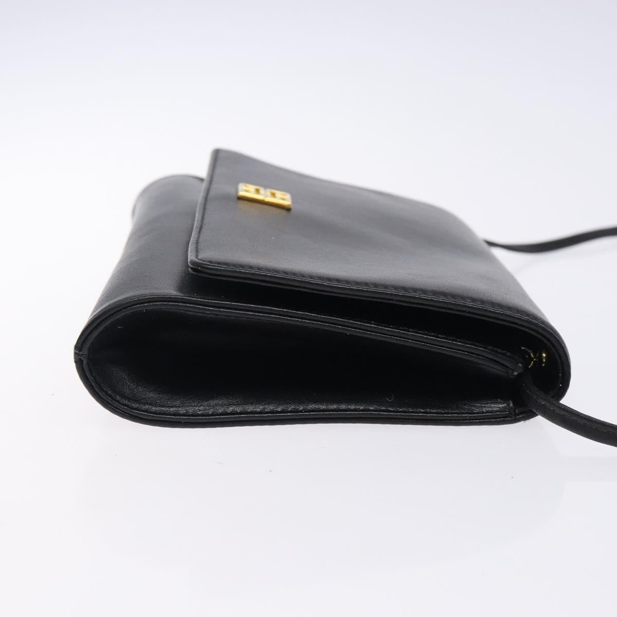 Givenchy Vintage 4G Leather Black Leather Shoulder Bag Bag (Pre-Owned)