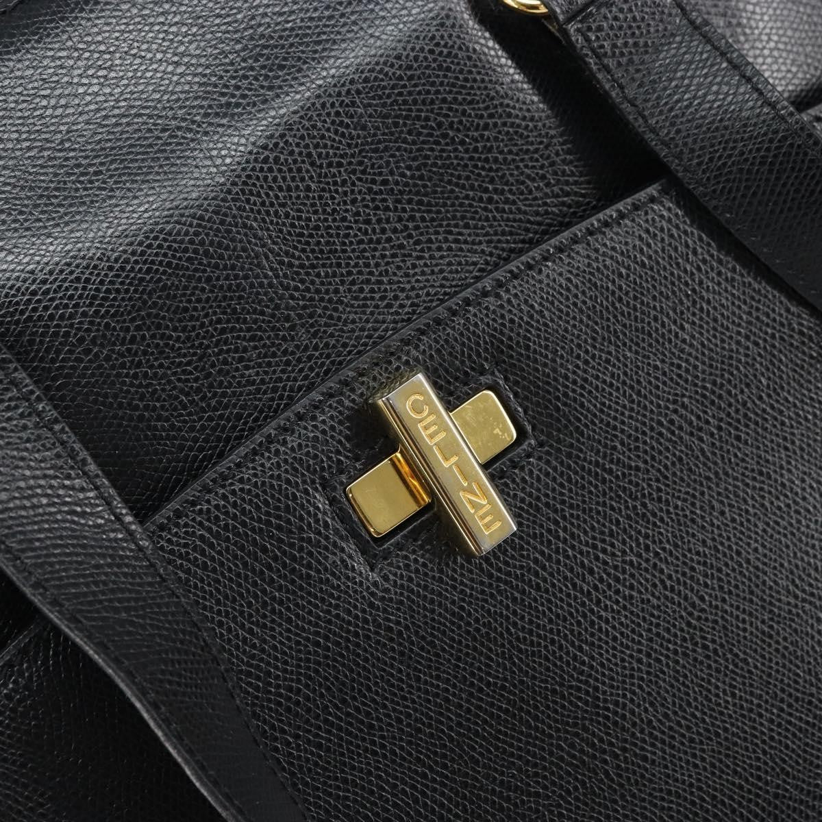 Celine Vintage Turn Lock Shoulder Leather Black Leather Handbag (Pre-Owned)