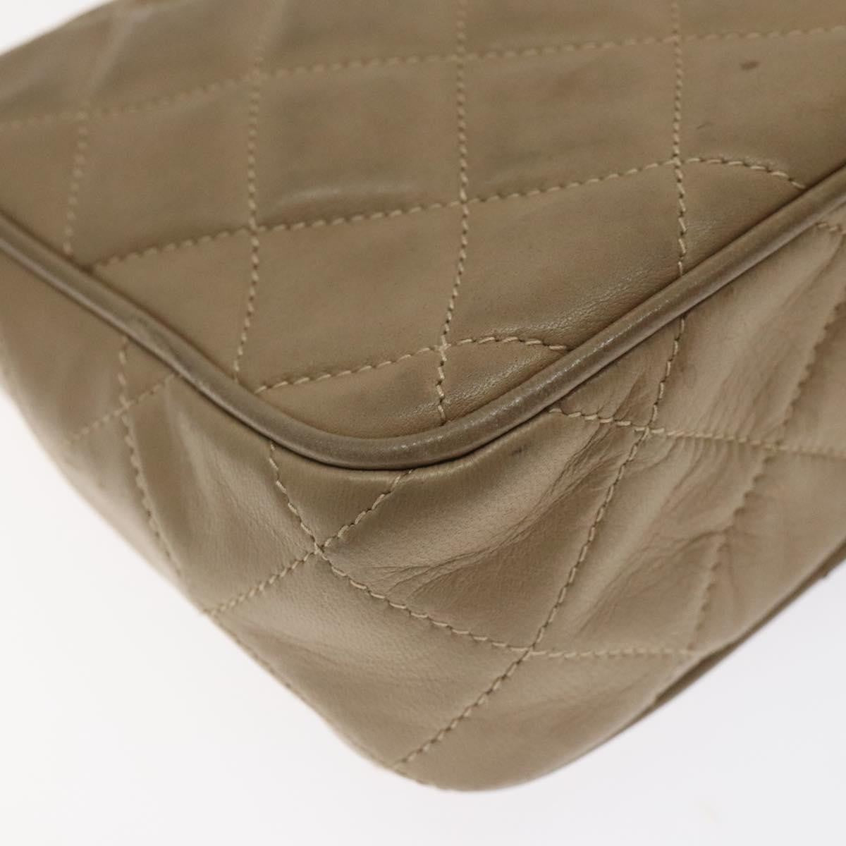 Chanel Vintage Diamond Cc Camera Quilted Leather Beige Leather Shoulder Bag Bag (Pre-Owned)