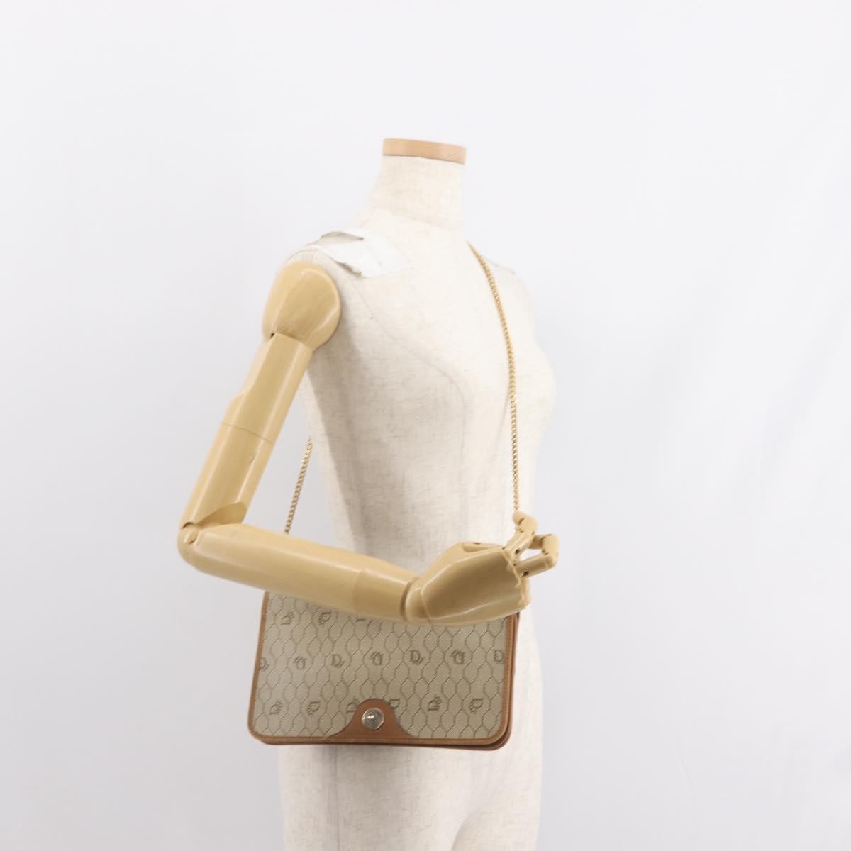 Christian Dior Vintage Honeycomb Chain Canvas Beige Canvas Shoulder Bag Bag (Pre-Owned)