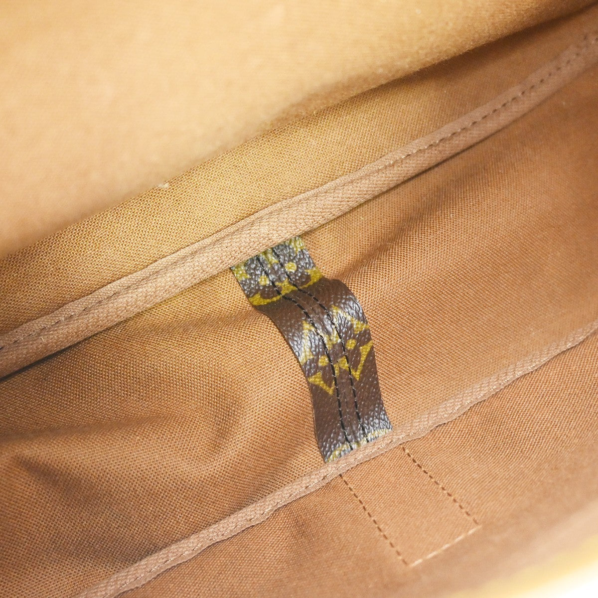 Louis Vuitton Saumur Monogram Canvas Brown Canvas Shoulder Bag Bag (Pre-Owned)