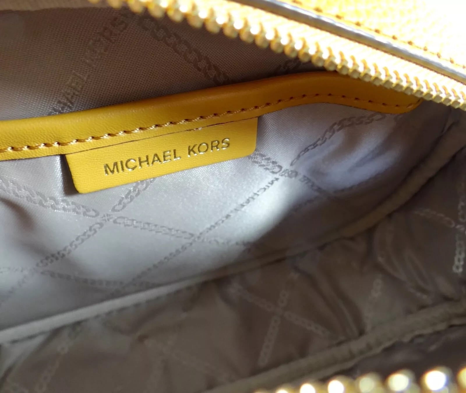 Michael Kors Jet Set Charm Small Pebbled Leather Oval Camera Crossbody Bag