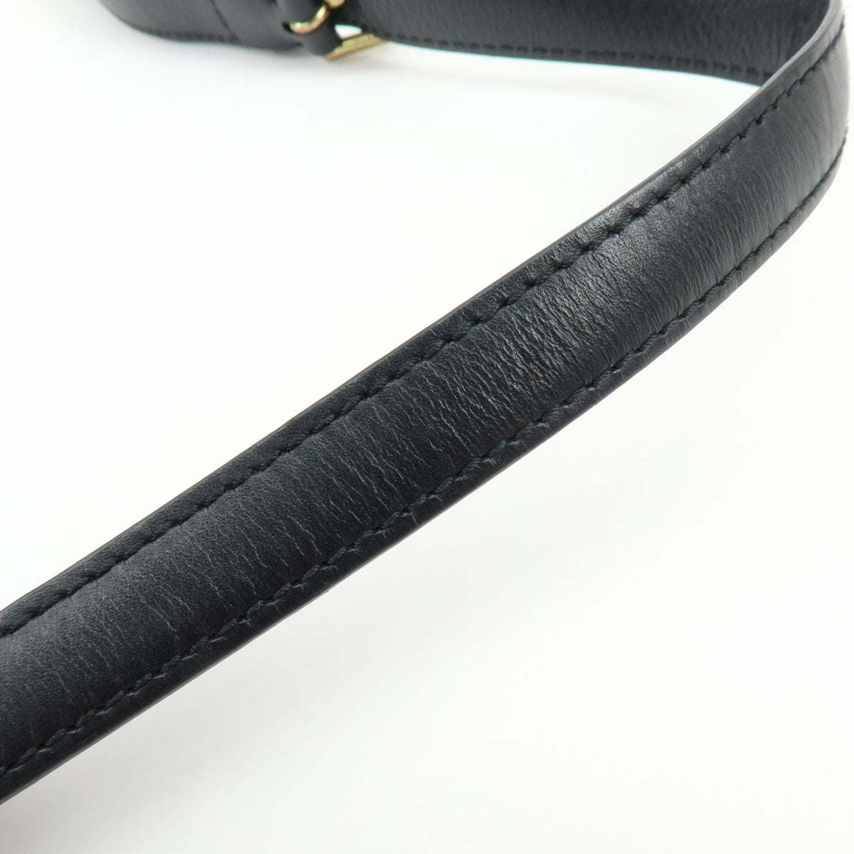 Louis Vuitton Capucines Epi Leather Black Leather Handbag (Pre-Owned)