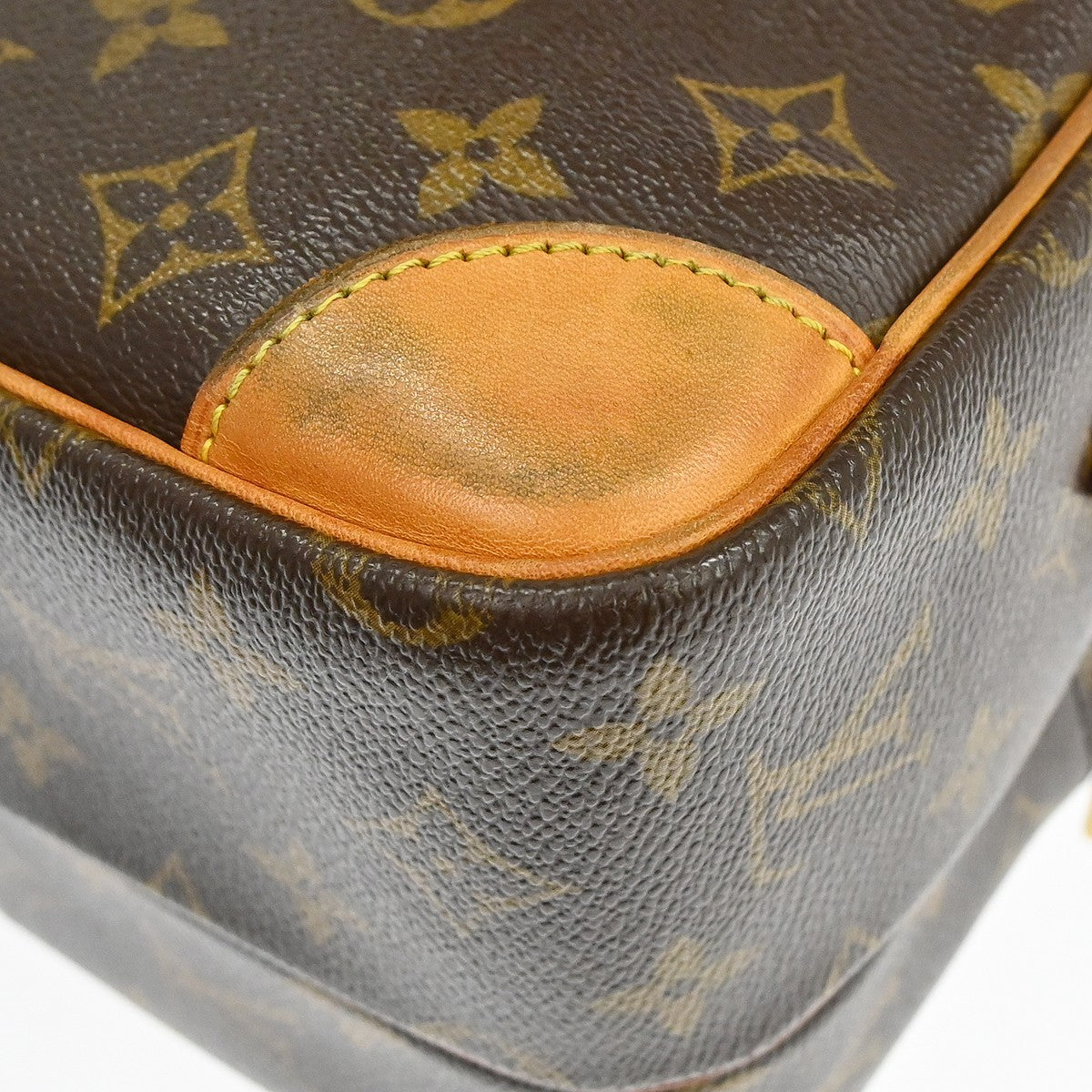 Louis Vuitton Nil Messenger Monogram Canvas Brown Canvas Handbag (Pre-Owned)