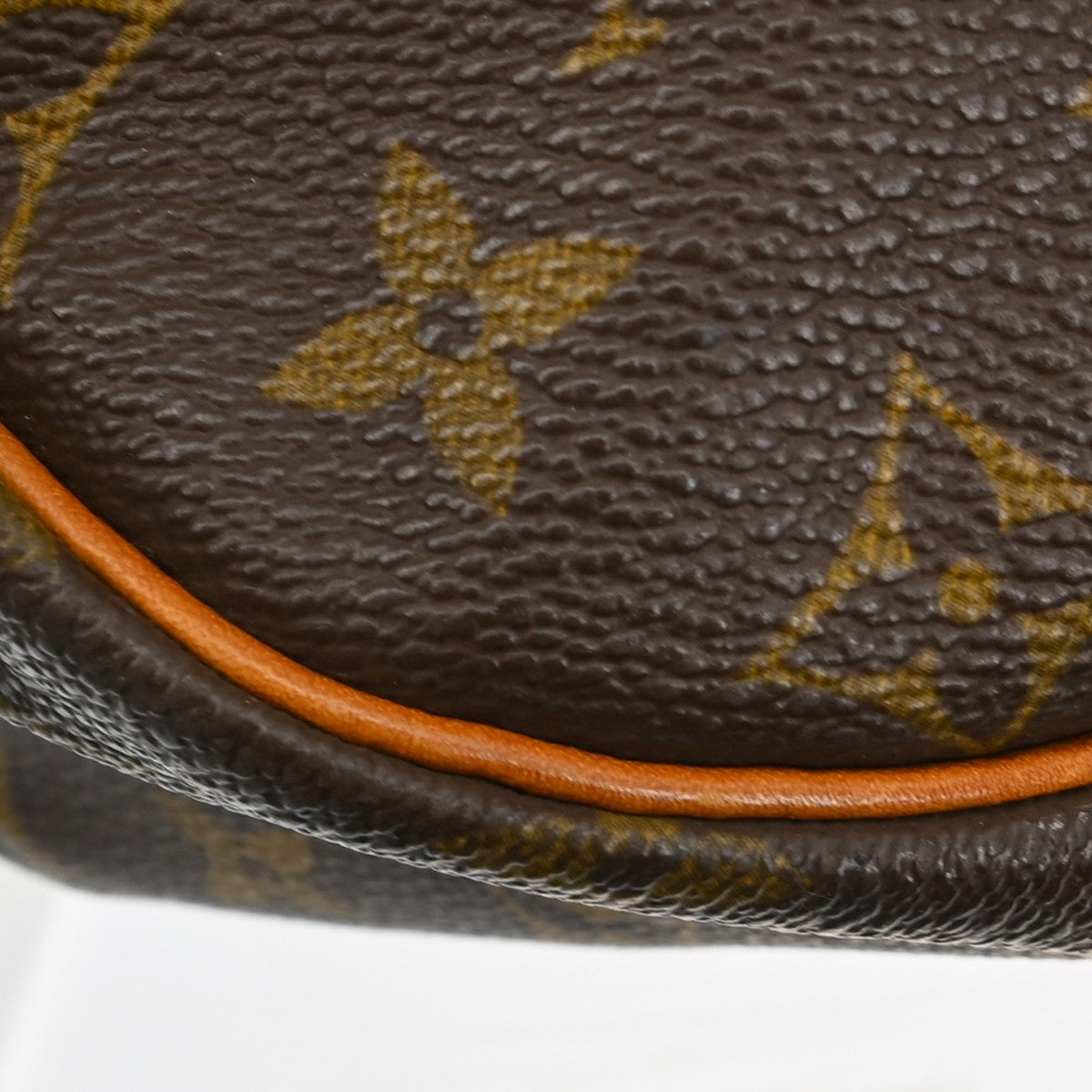 Louis Vuitton Saumur Monogram Canvas Brown Canvas Shoulder Bag Bag (Pre-Owned)