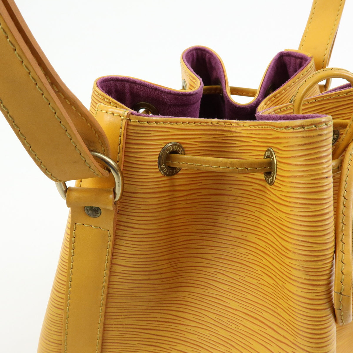 Louis Vuitton Petit Noe Epi Leather Yellow Leather Handbag (Pre-Owned)