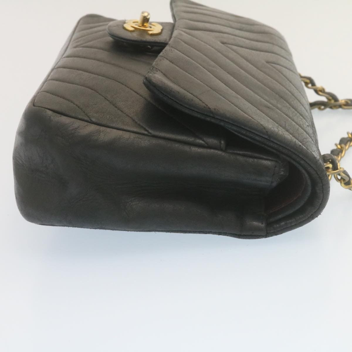 Chanel Vintage Classic Double Flap Chevron Lambskin Black Leather Handbag (Pre-Owned)