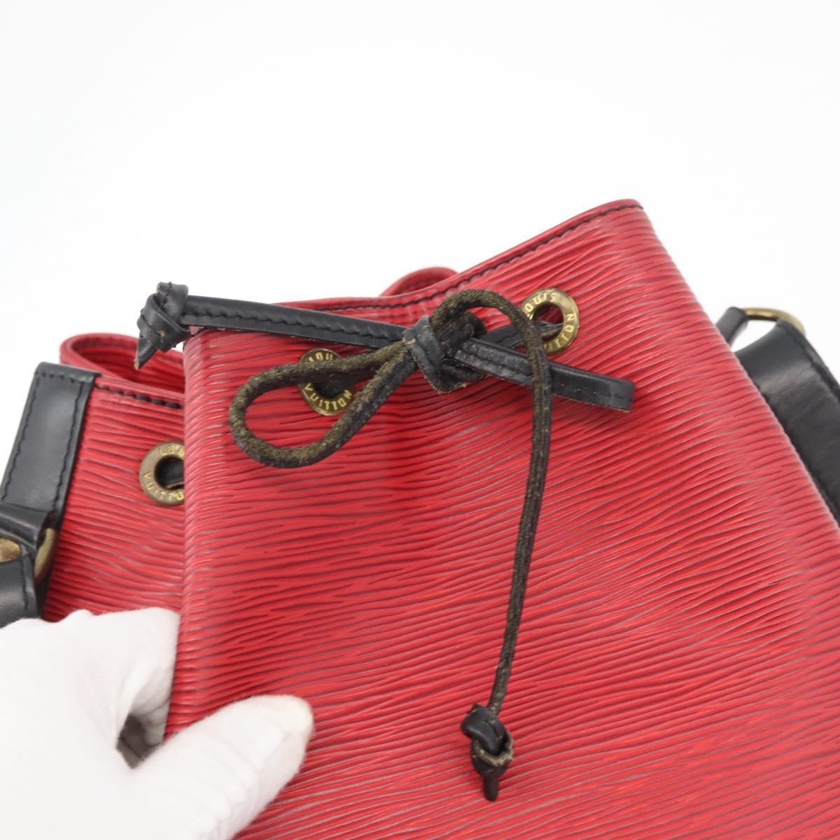 Louis Vuitton Bicolor Petit Noe Epi Leather Red Leather Shoulder Bag Bag (Pre-Owned)