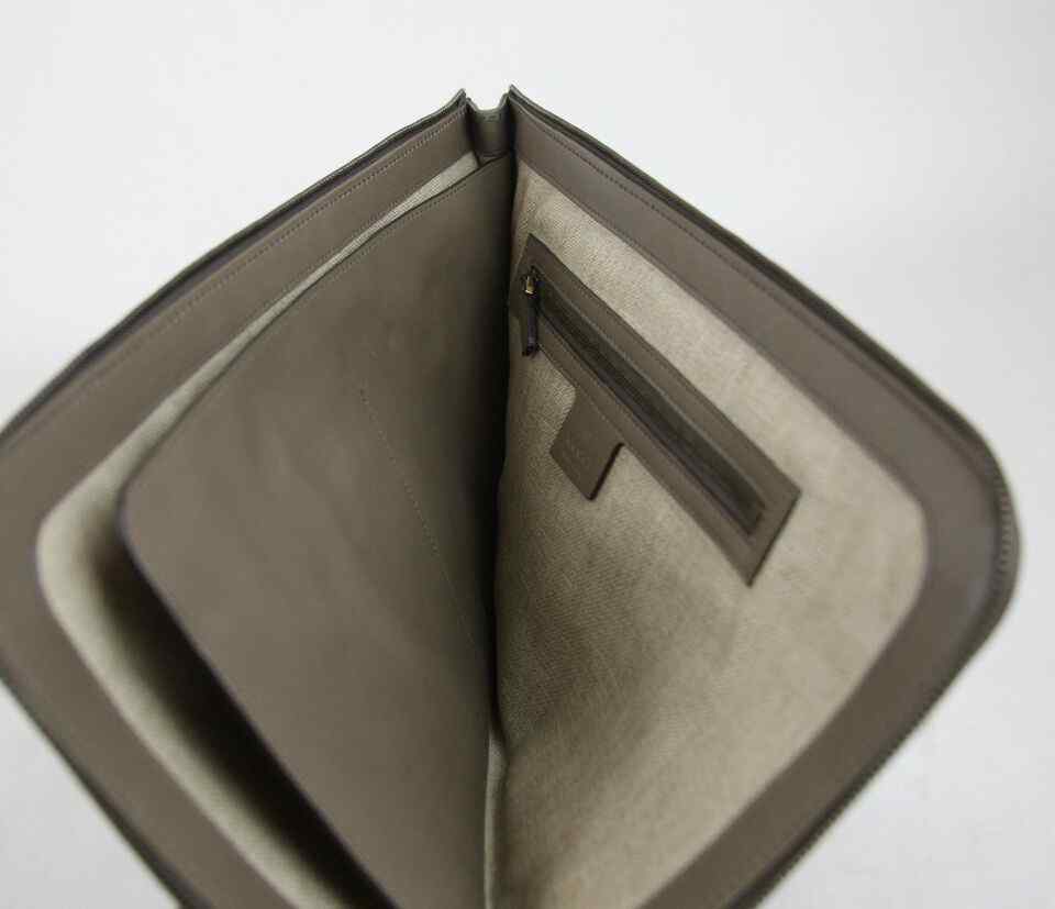 Gucci Duilio Brogue Zip Around Leather Clutch Bag (Pre-Owned)