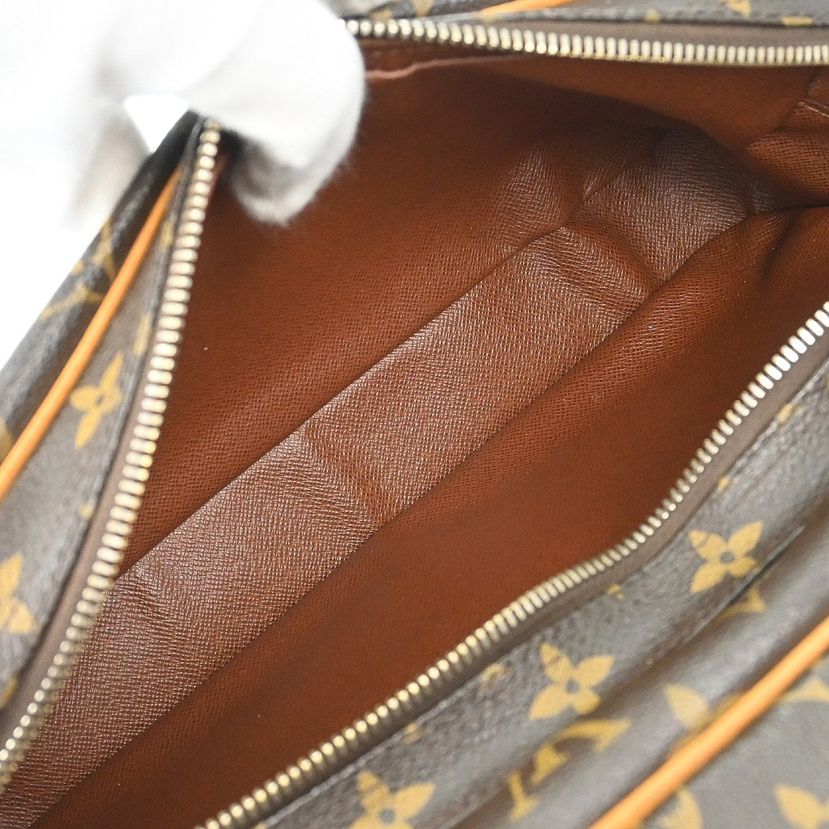 Louis Vuitton Nil Messenger Monogram Canvas Brown Canvas Handbag (Pre-Owned)
