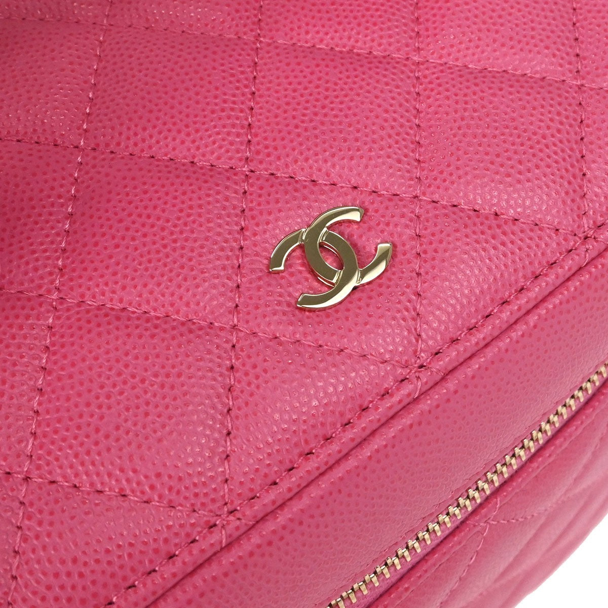Chanel Vintage Timeless Cosmetic Case Caviar Pink Leather Handbag (Pre-Owned)