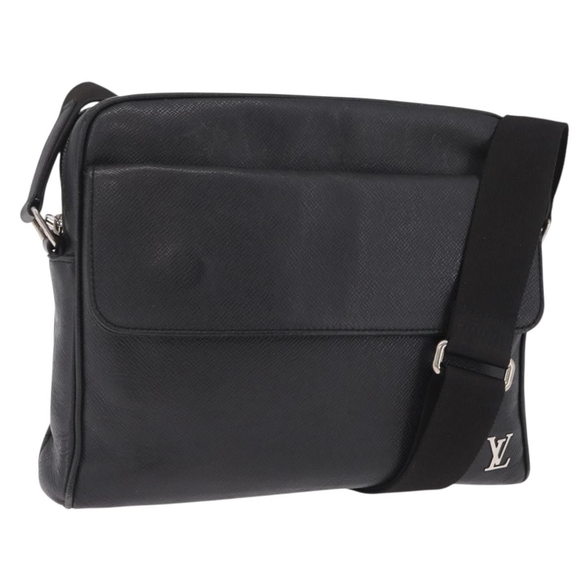 Louis Vuitton Alex Messenger Taiga Leather Black Leather Handbag (Pre-Owned)