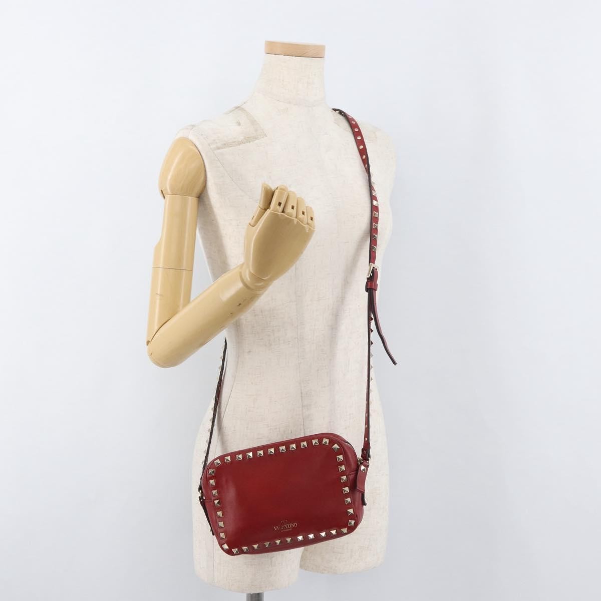 Valentino Garavani Rockstud Camera Leather Red Leather Shoulder Bag Bag (Pre-Owned)