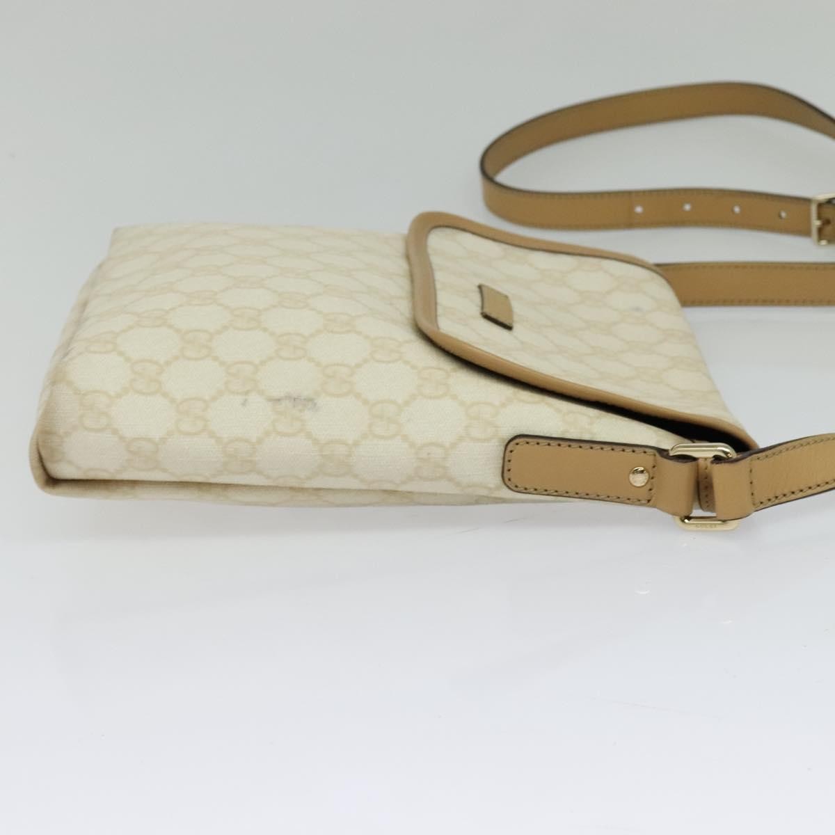 Gucci Flap Messenger Gg Coated Canvas White Canvas Shoulder Bag Bag (Pre-Owned)