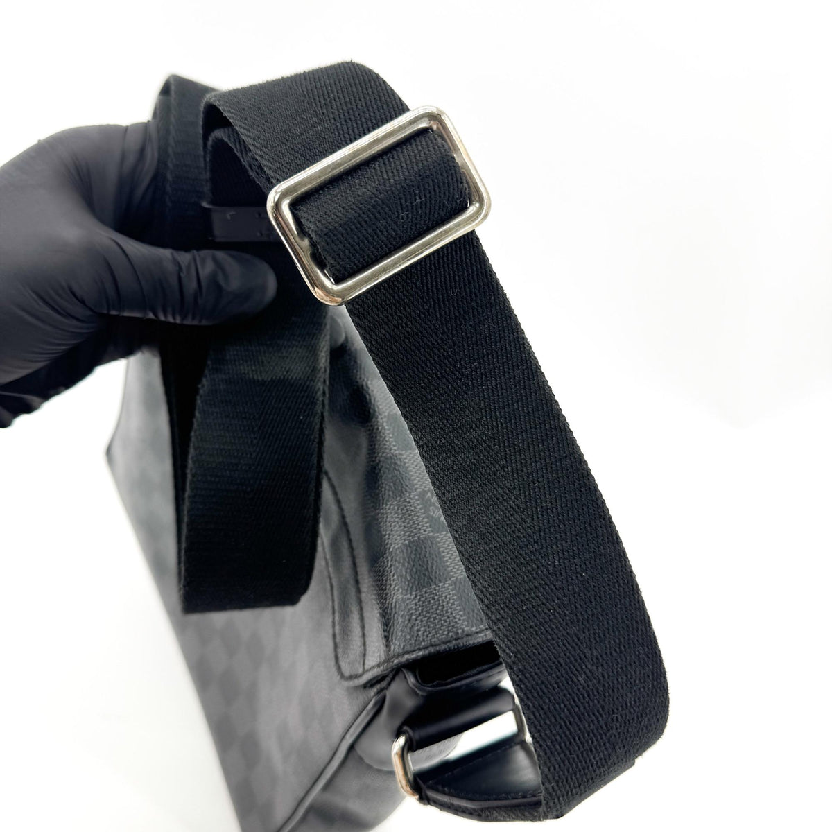 Louis Vuitton Daniel Messenger Damier Graphite Black Canvas Shoulder Bag Bag (Pre-Owned)