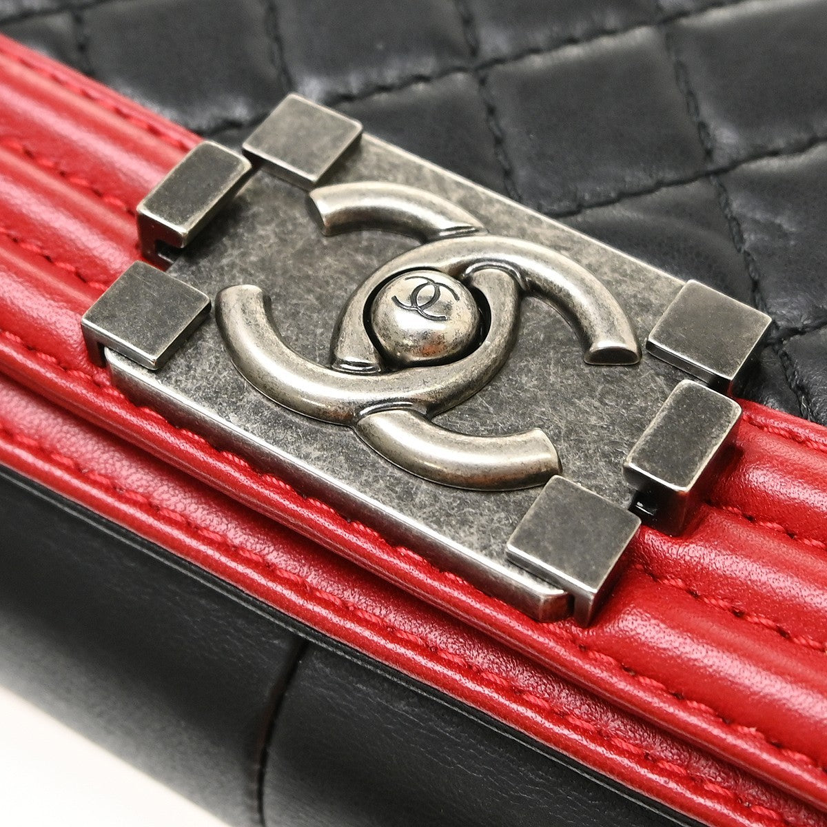 Chanel Boy Lambskin Black Leather Shoulder Bag Bag (Pre-Owned)