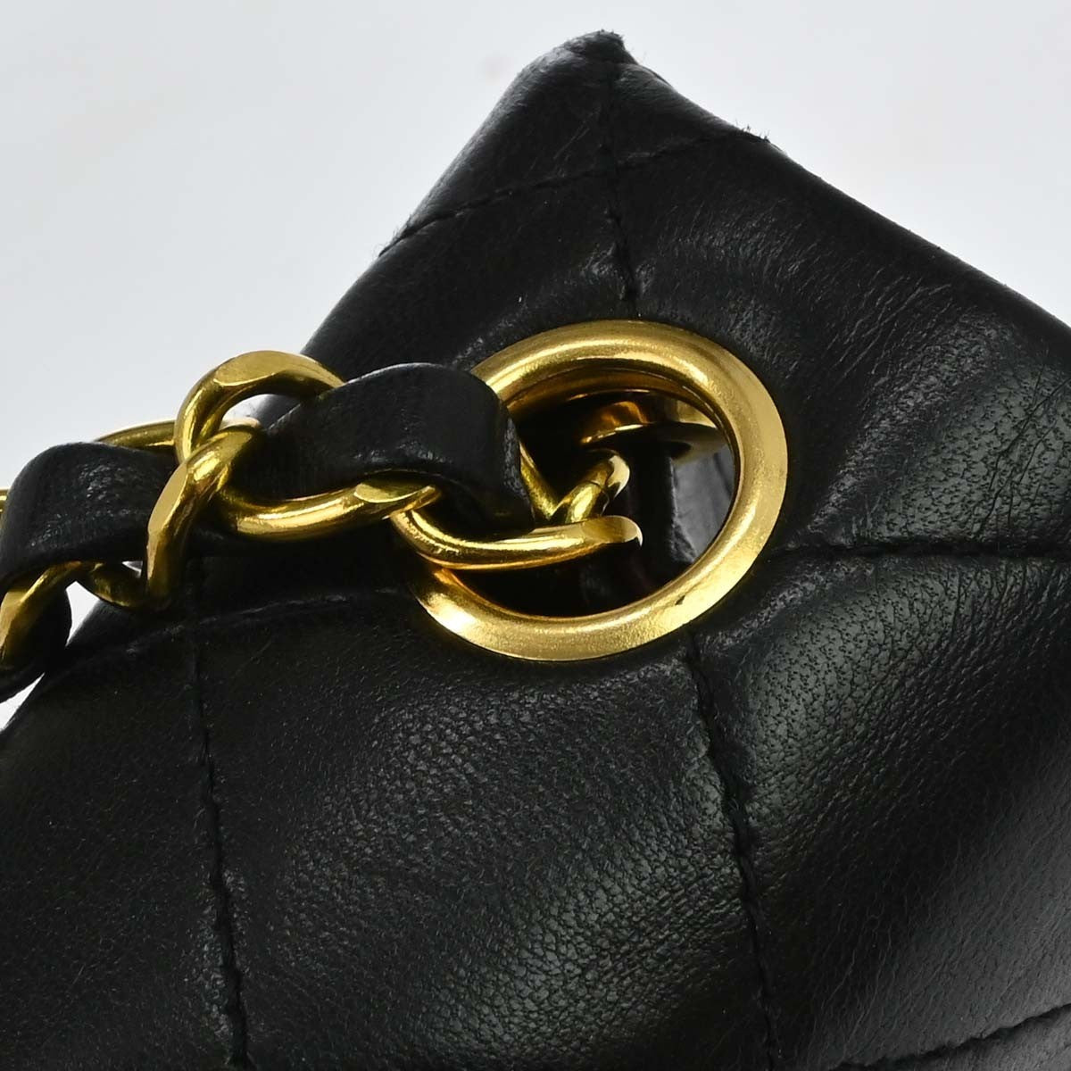 Chanel Vintage Square Classic Single Flap Quilted Lambskin Black Leather Handbag (Pre-Owned)